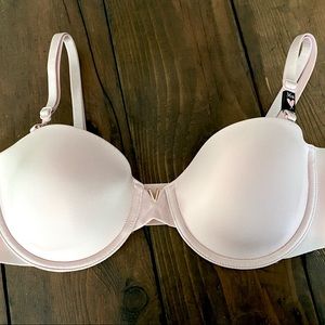 NWT Victoria’s Secret Wireless Multi-Way Bra